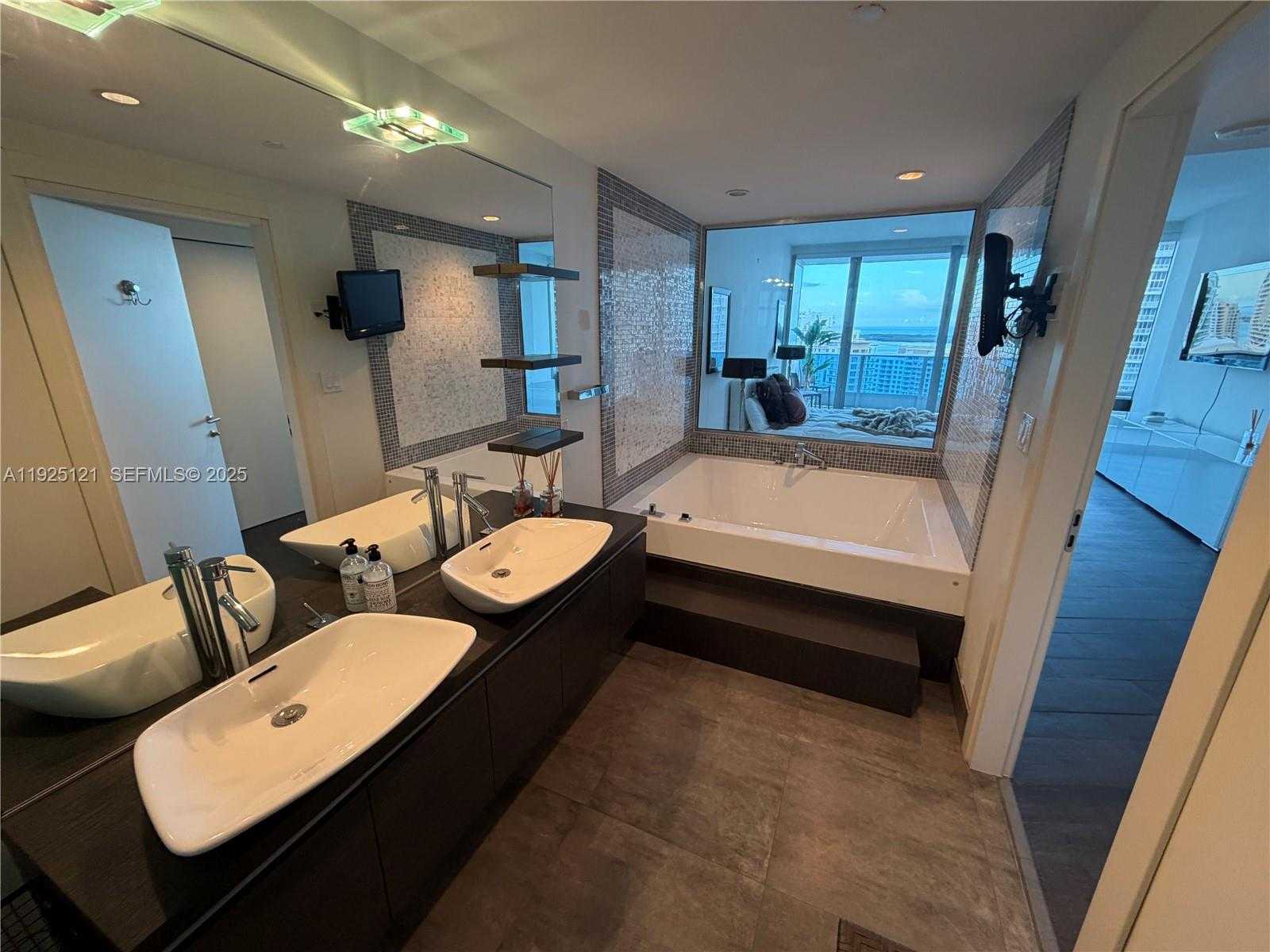 Imagen de Pequeño Objeto