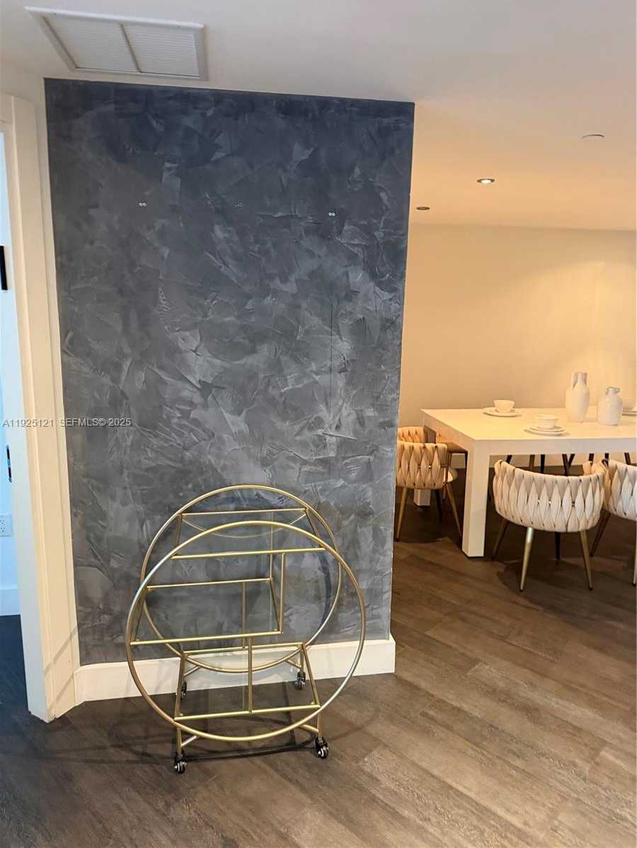 Imagen de Pequeño Objeto