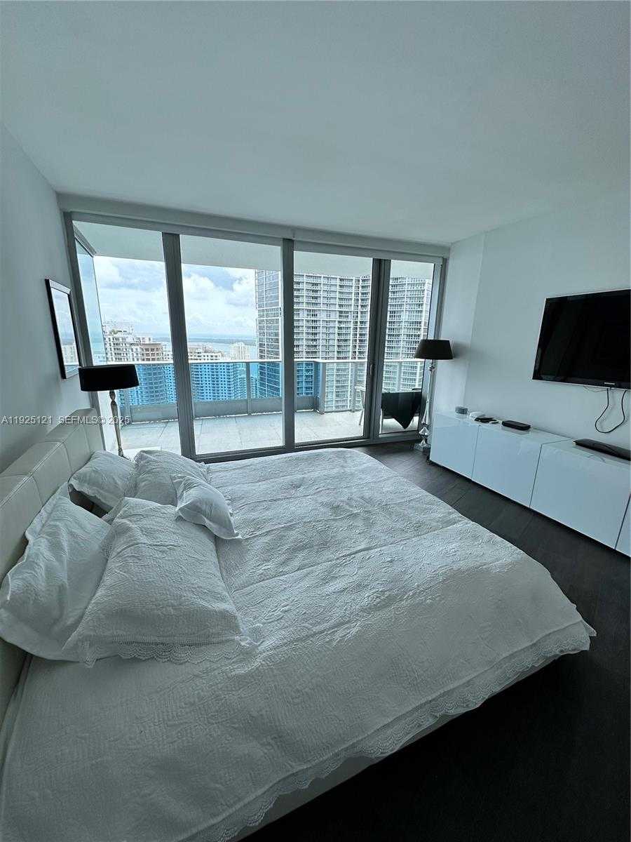 Small Image of 200 BISCAYNE BOULEVARD WAY #4007, Miami Number 5