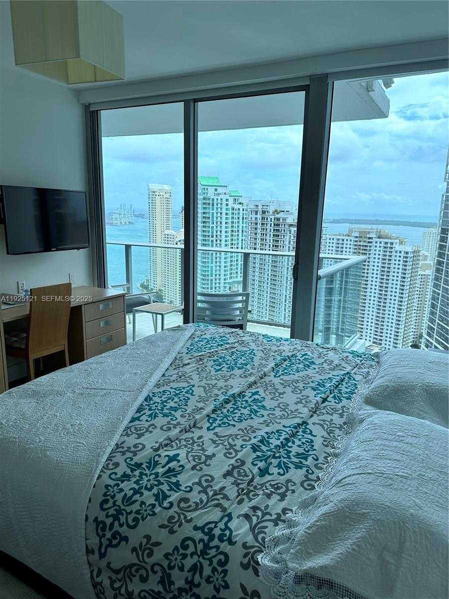 Small Image of 200 BISCAYNE BOULEVARD WAY #4007, Miami Number 9