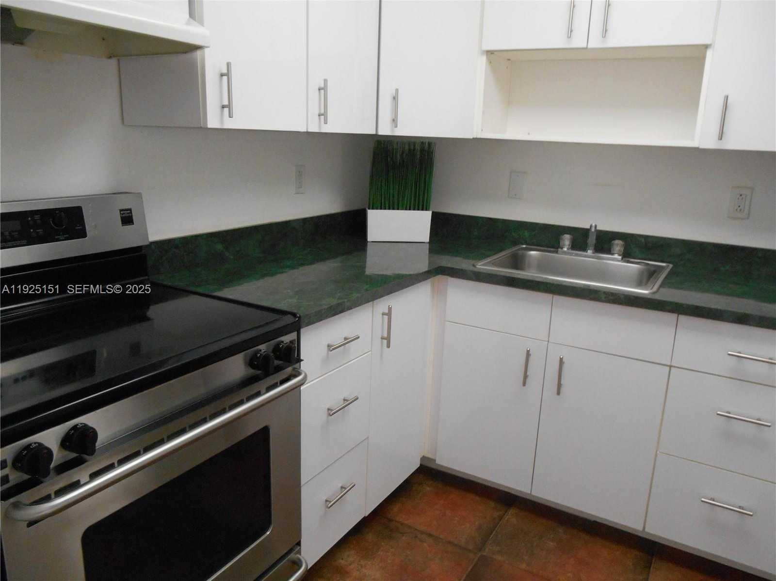 Small Image of 4910 NORTH WEST 79TH AVE #105, Doral Number 1