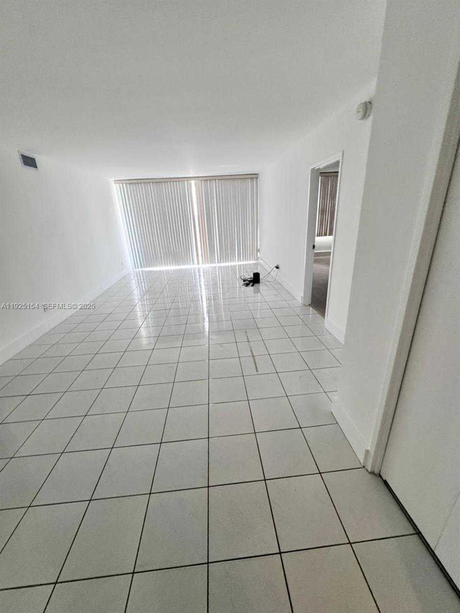 Small Image of 5161 COLLINS AVE #1108, Miami Beach Number 2