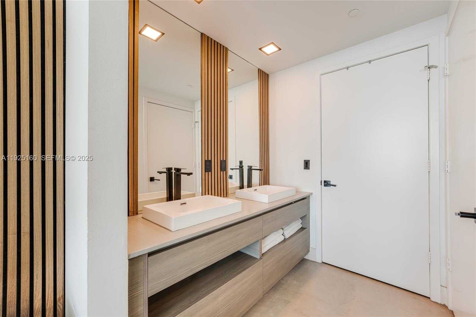 Small Image of 460 NORTH EAST 28TH ST #1806, Miami Number 21