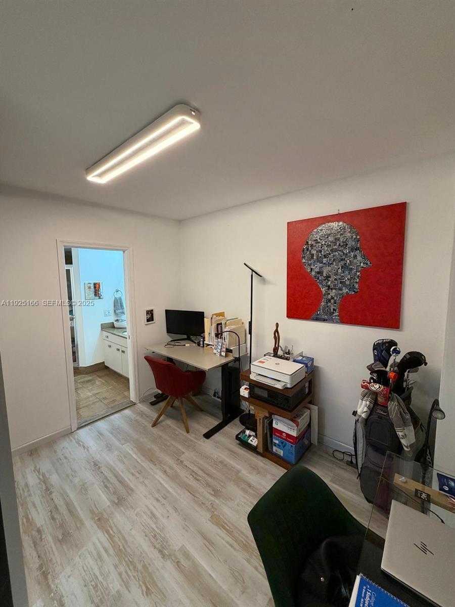 Small Image of 1581 BRICKELL AVE #2005, Miami Number 34