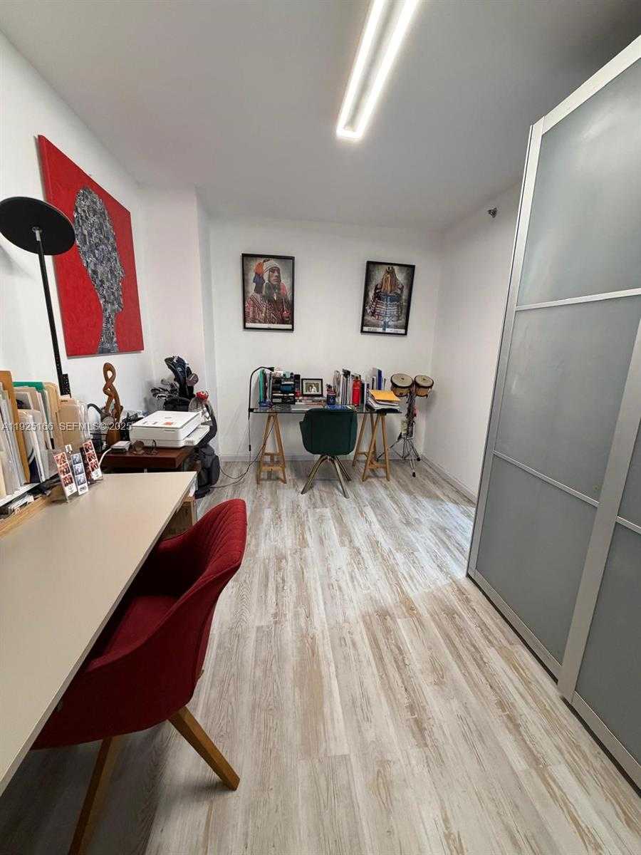 Small Image of 1581 BRICKELL AVE #2005, Miami Number 35