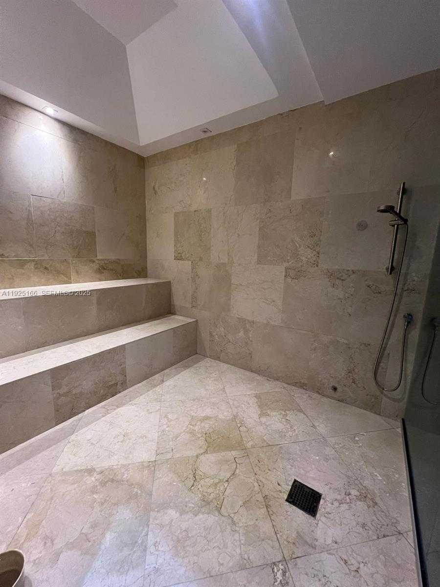 Small Image of 1581 BRICKELL AVE #2005, Miami Number 44