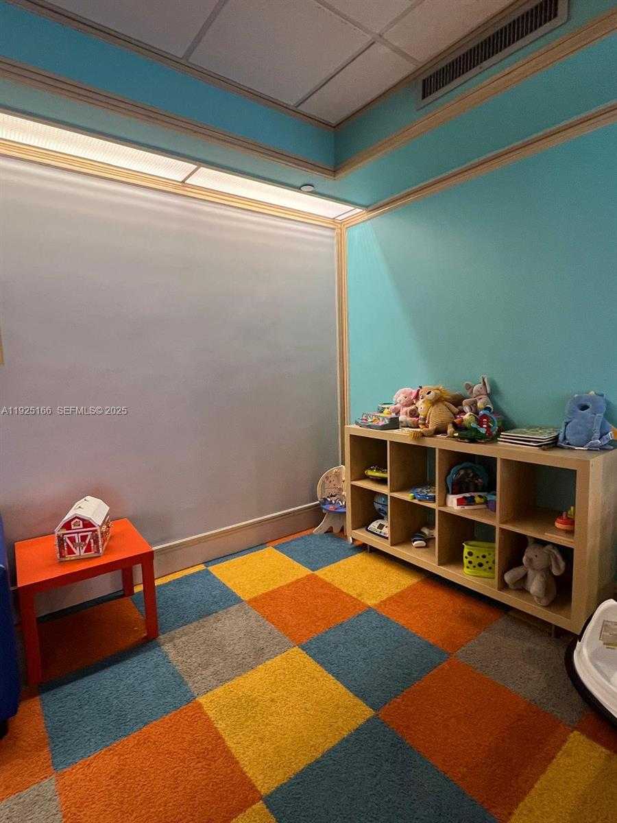 Small Image of 1581 BRICKELL AVE #2005, Miami Number 47