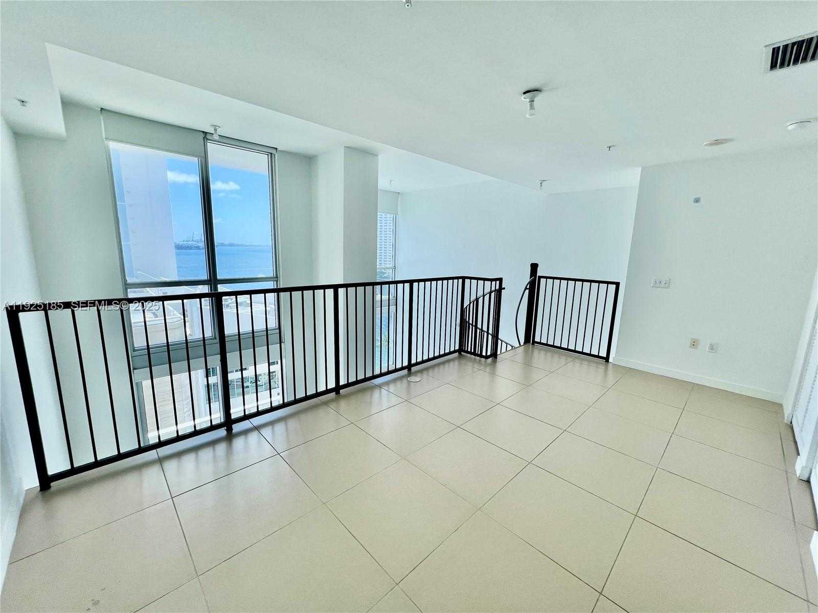 Small Image of 300 SOUTH BISCAYNE BLVD #Loft 1028, Miami Number 10