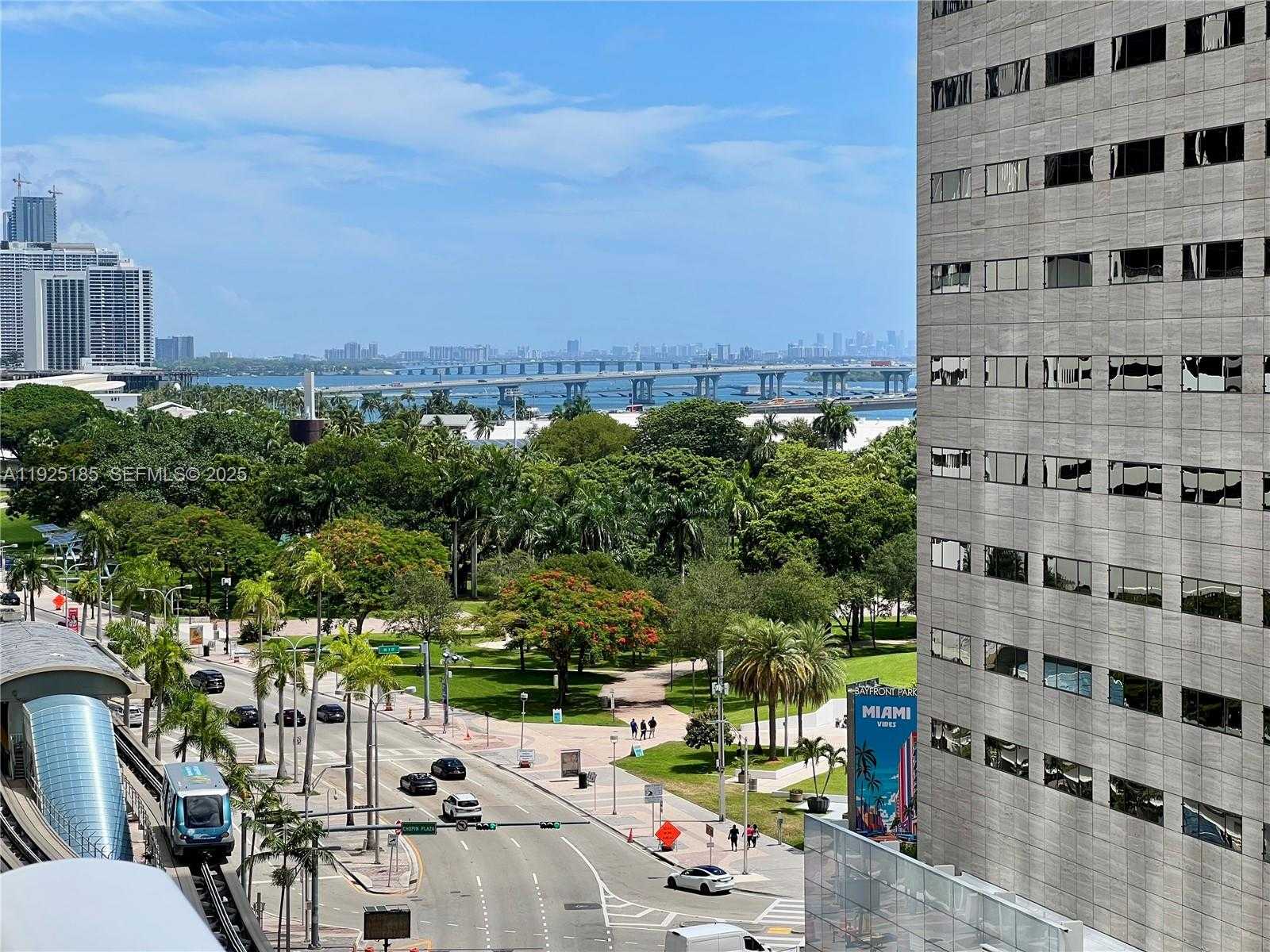Small Image of 300 SOUTH BISCAYNE BLVD #Loft 1028, Miami Number 14