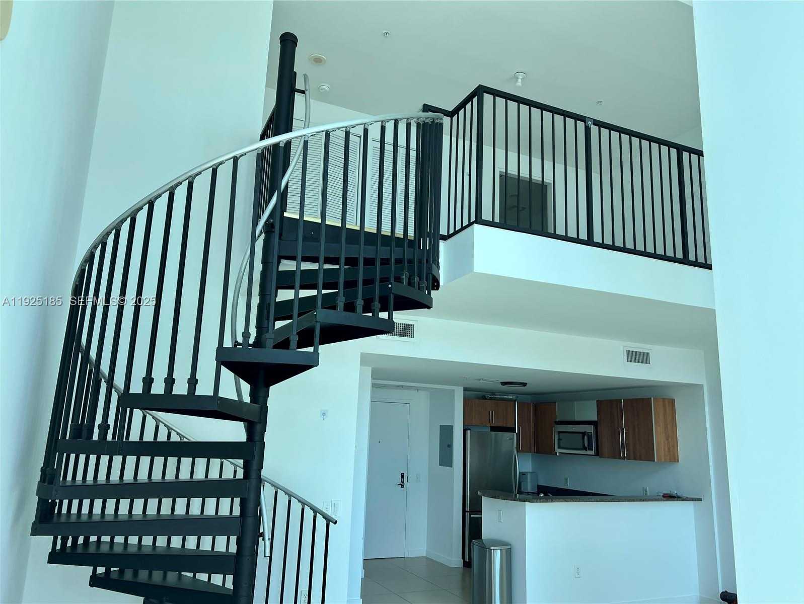 Small Image of 300 SOUTH BISCAYNE BLVD #Loft 1028, Miami Number 7