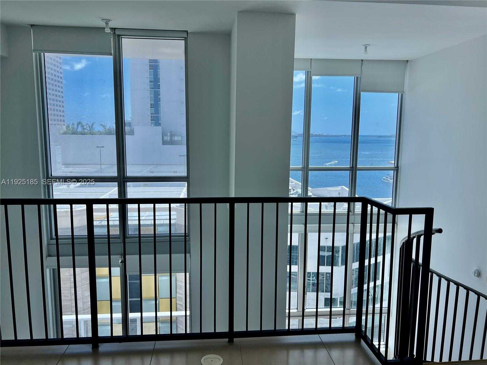 Small Image of 300 SOUTH BISCAYNE BLVD #Loft 1028, Miami Number 8