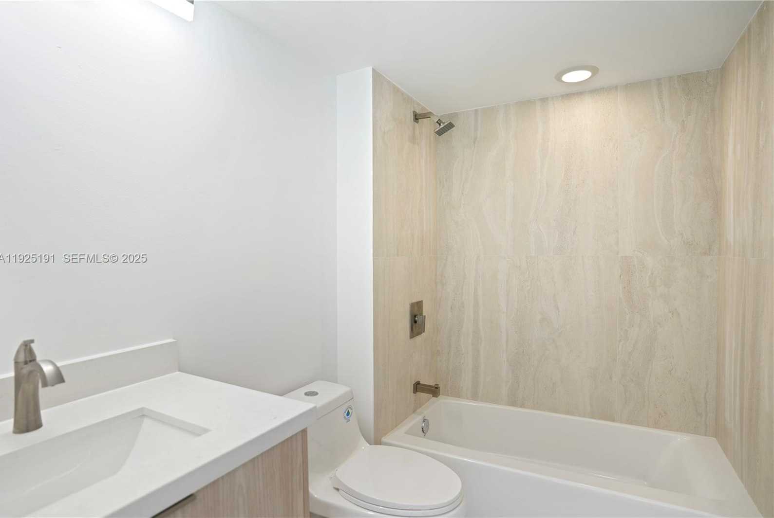 Small Image of 650 WEST AVE #1404, Miami Beach Number 7