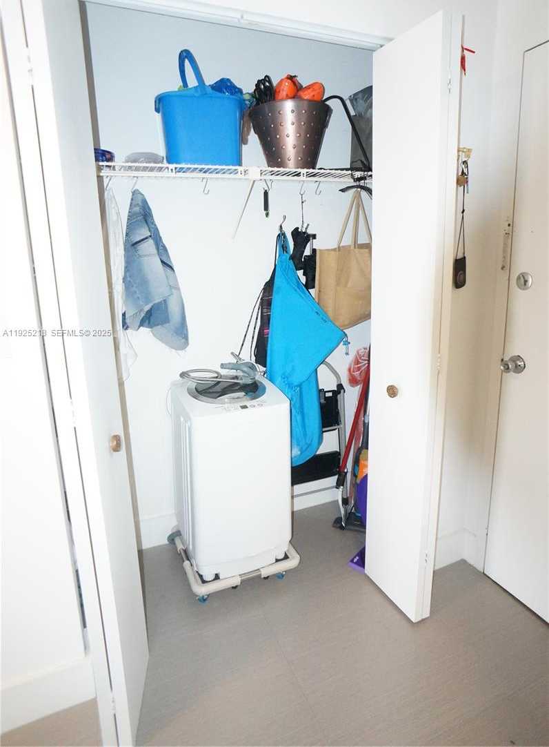 Small Image of 16950 WEST DIXIE HWY #A439, North Miami Beach Number 11