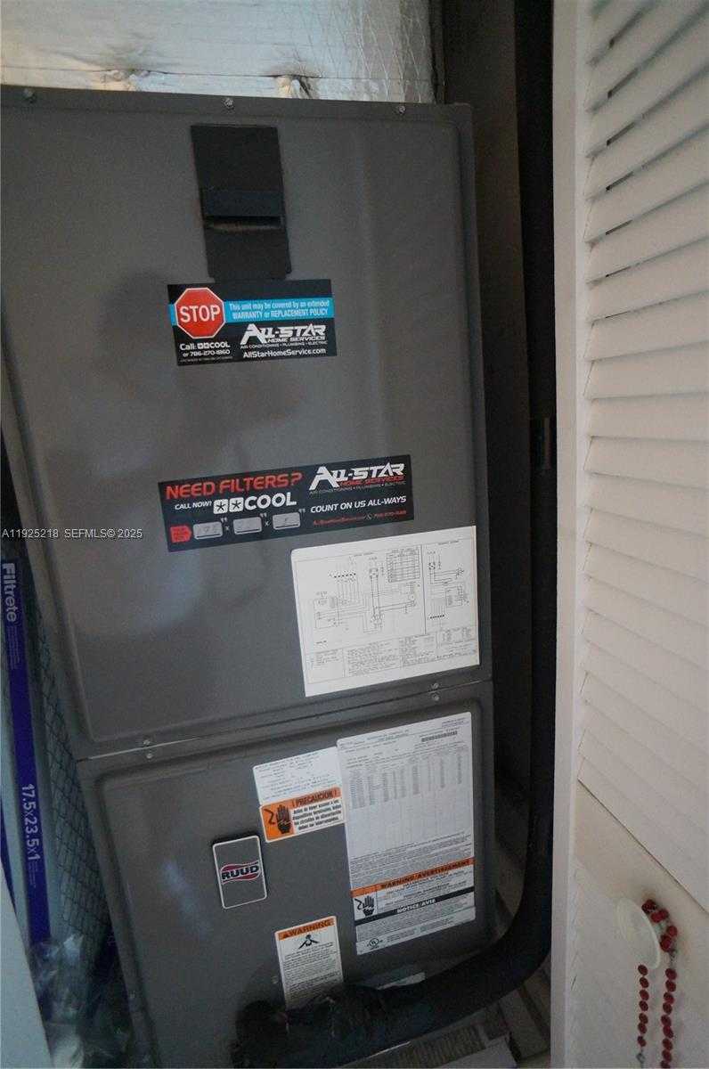 Small Image of 16950 WEST DIXIE HWY #A439, North Miami Beach Number 12