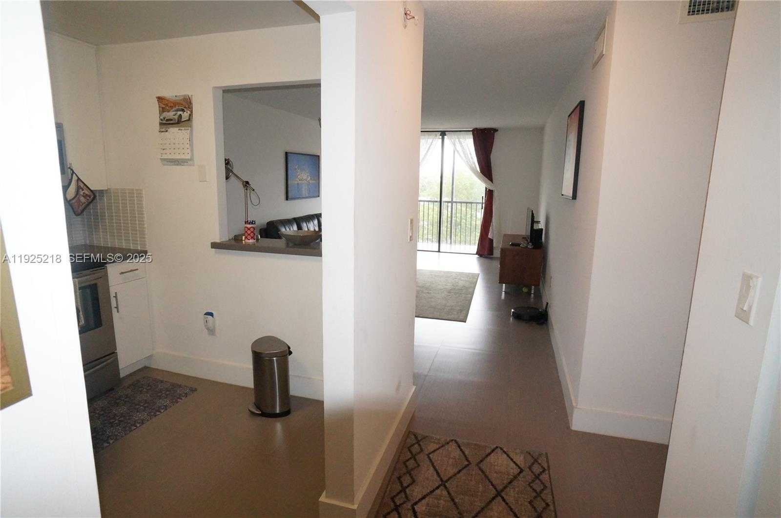 Small Image of 16950 WEST DIXIE HWY #A439, North Miami Beach Number 3