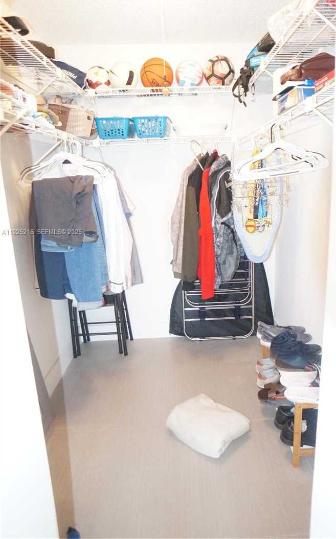 Small Image of 16950 WEST DIXIE HWY #A439, North Miami Beach Number 9