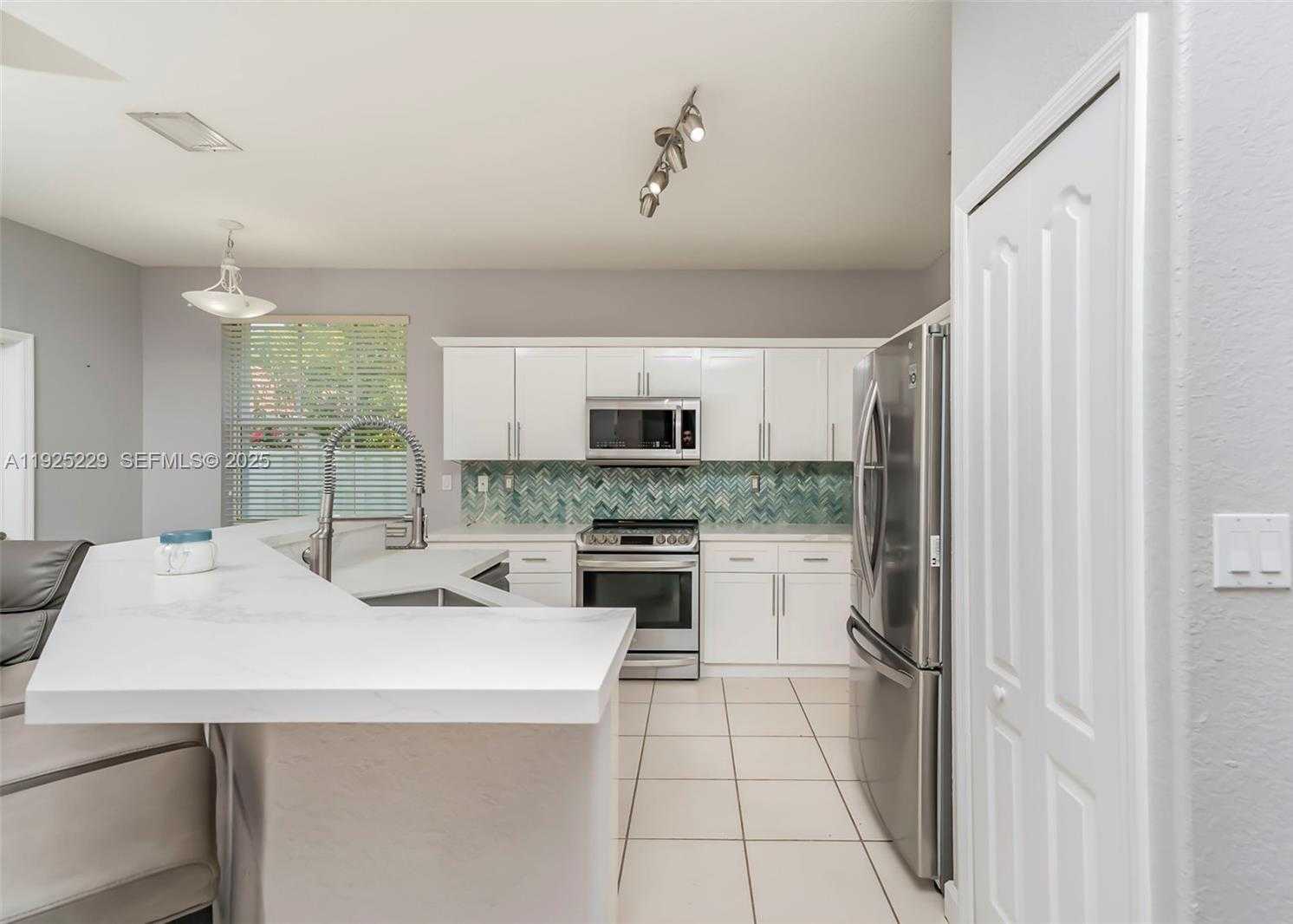 Small Image of 3808 SOUTH WEST 165TH TER, Miramar Number 7