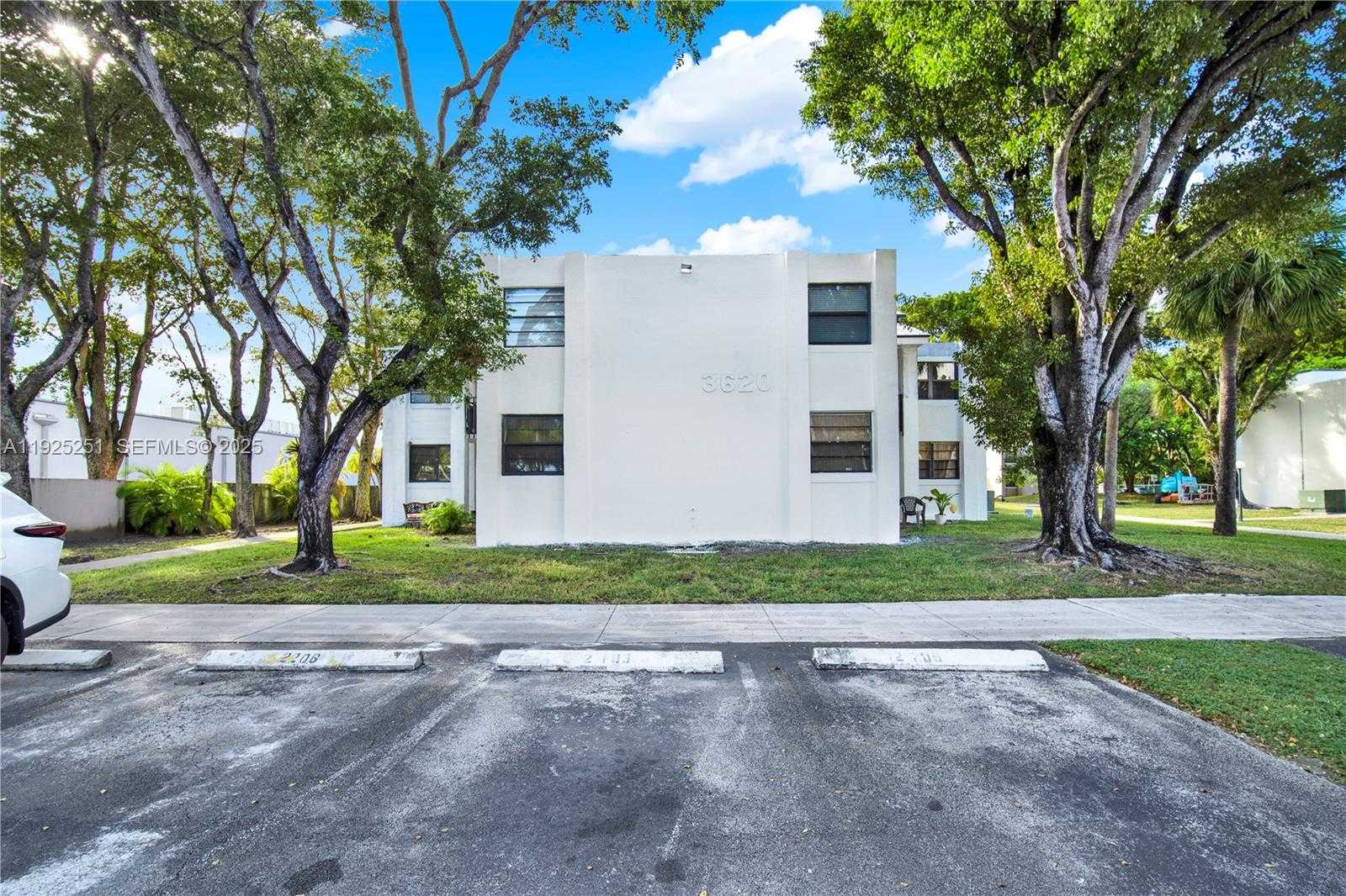 Small Image of 3620 SOUTH WEST 114TH AVE #2-104, Miami Number 22