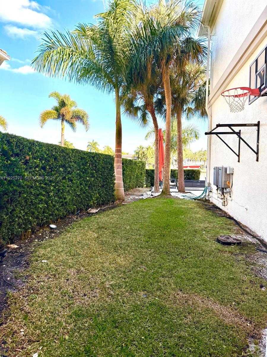 Small Image of 21025 NORTH EAST 38TH AVE #81, Aventura Number 3