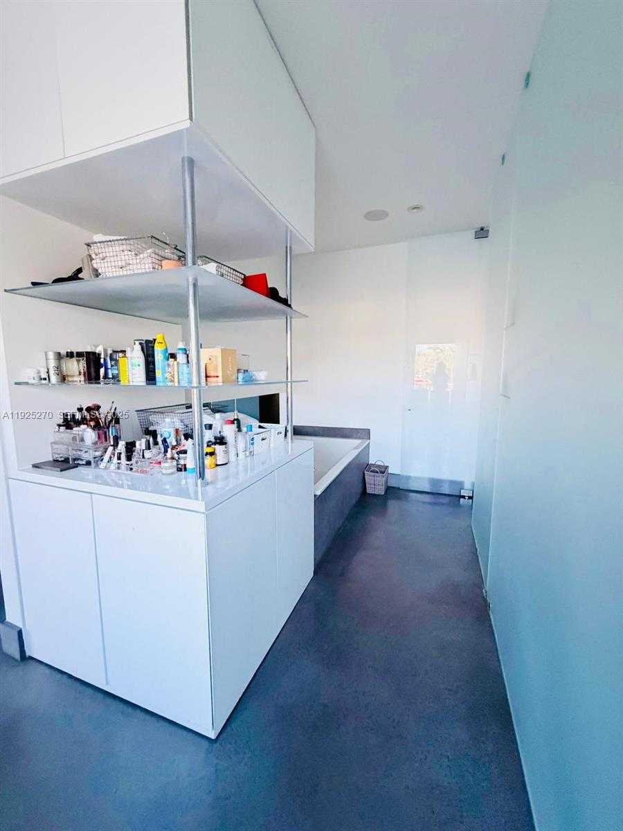 Small Image of 21025 NORTH EAST 38TH AVE #81, Aventura Number 30