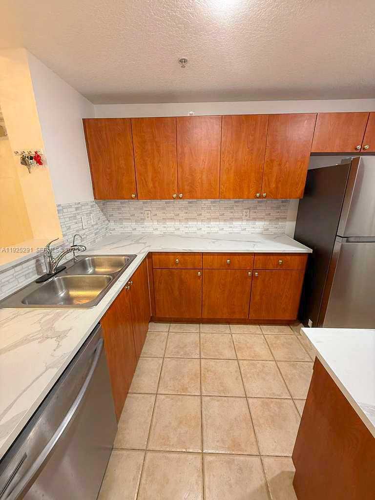 Small Image of 6630 NORTH WEST 114TH AVE #1502, Doral Number 11