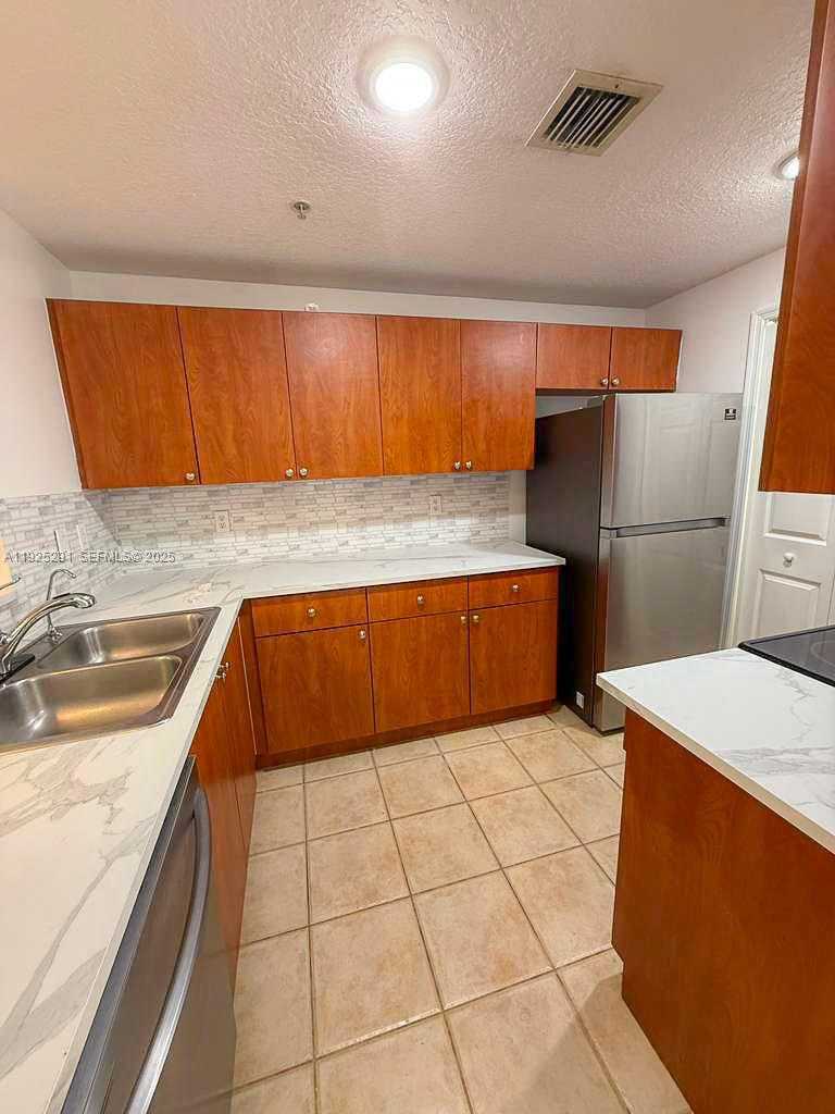 Small Image of 6630 NORTH WEST 114TH AVE #1502, Doral Number 7