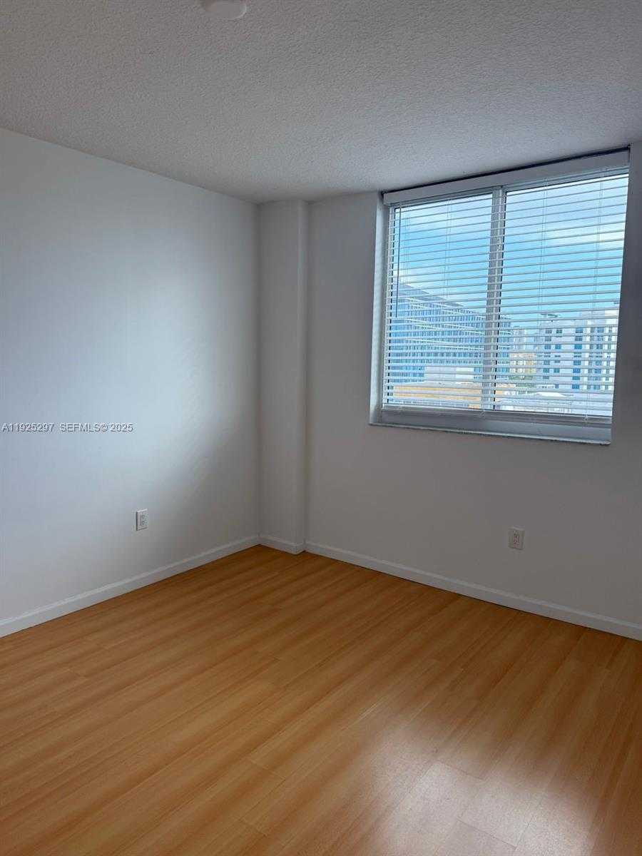 Small Image of 18800 NORTH EAST 29TH AVE #1008, Aventura Number 11