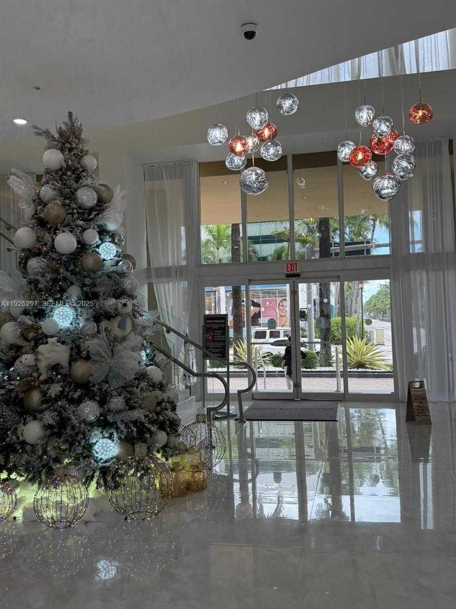 Small Image of 18800 NORTH EAST 29TH AVE #1008, Aventura Number 3