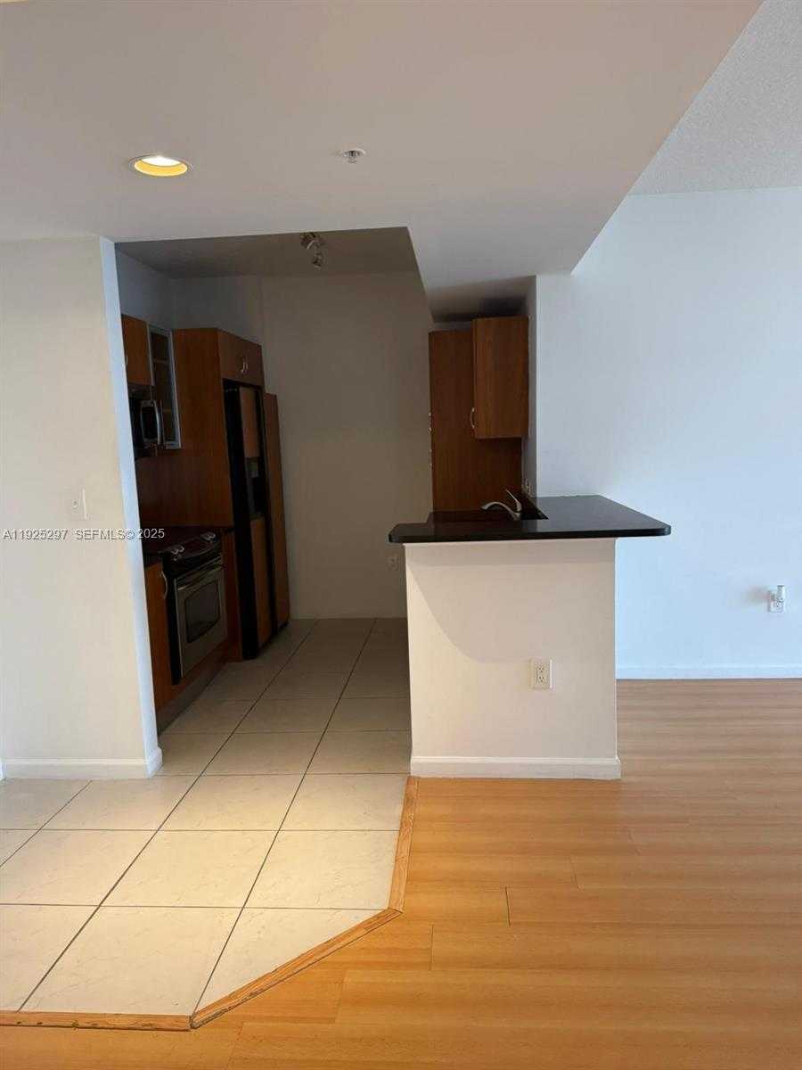 Small Image of 18800 NORTH EAST 29TH AVE #1008, Aventura Number 7