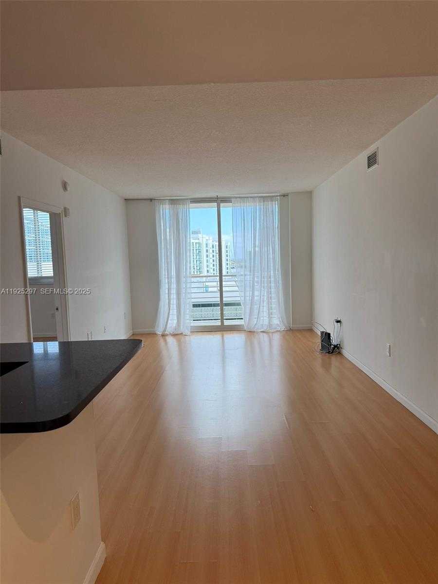 Small Image of 18800 NORTH EAST 29TH AVE #1008, Aventura Number 8