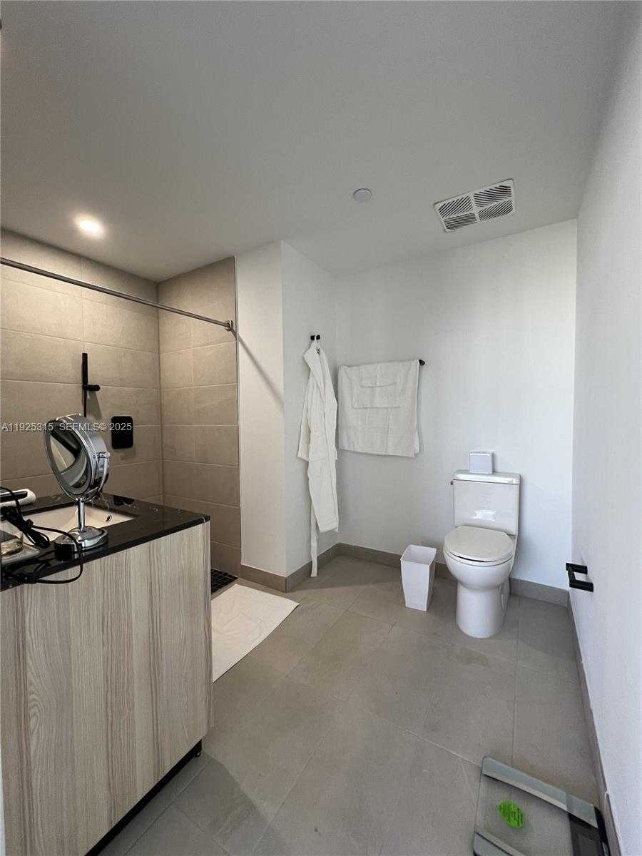 Small Image of 225 NORTH MIAMI AVE #1502, Miami Number 22