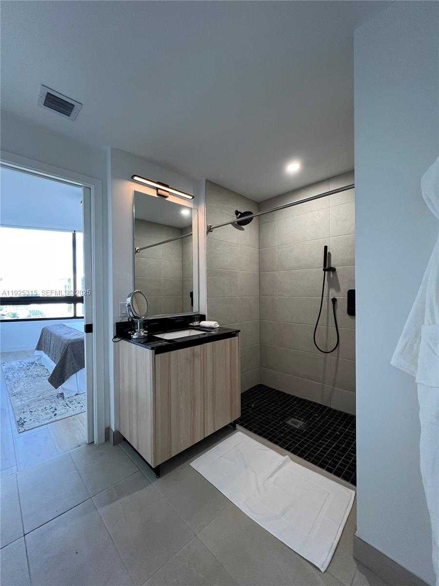 Small Image of 225 NORTH MIAMI AVE #1502, Miami Number 23