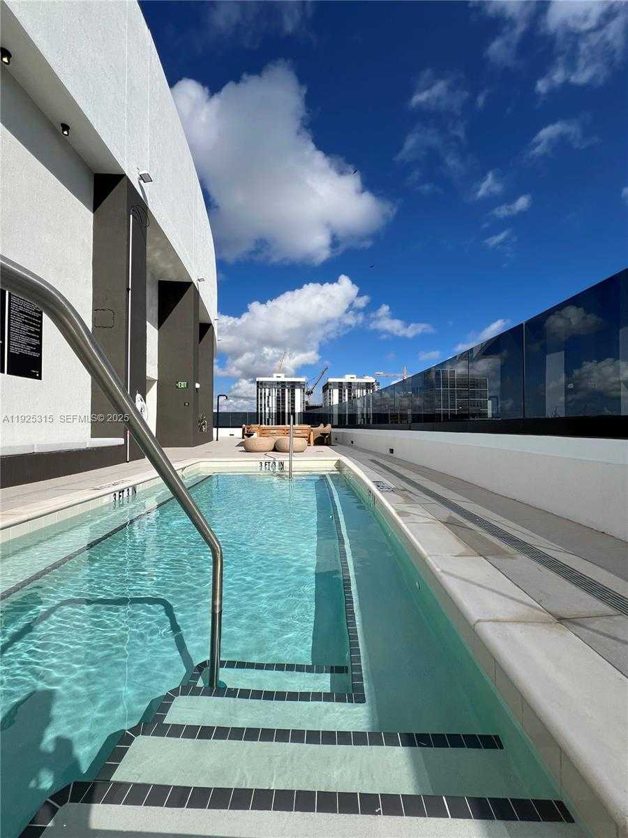 Small Image of 225 NORTH MIAMI AVE #1502, Miami Number 3