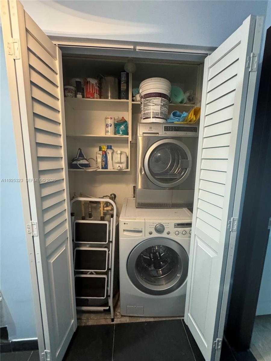 Small Image of 900 BISCAYNE BLVD #2604, Miami Number 35