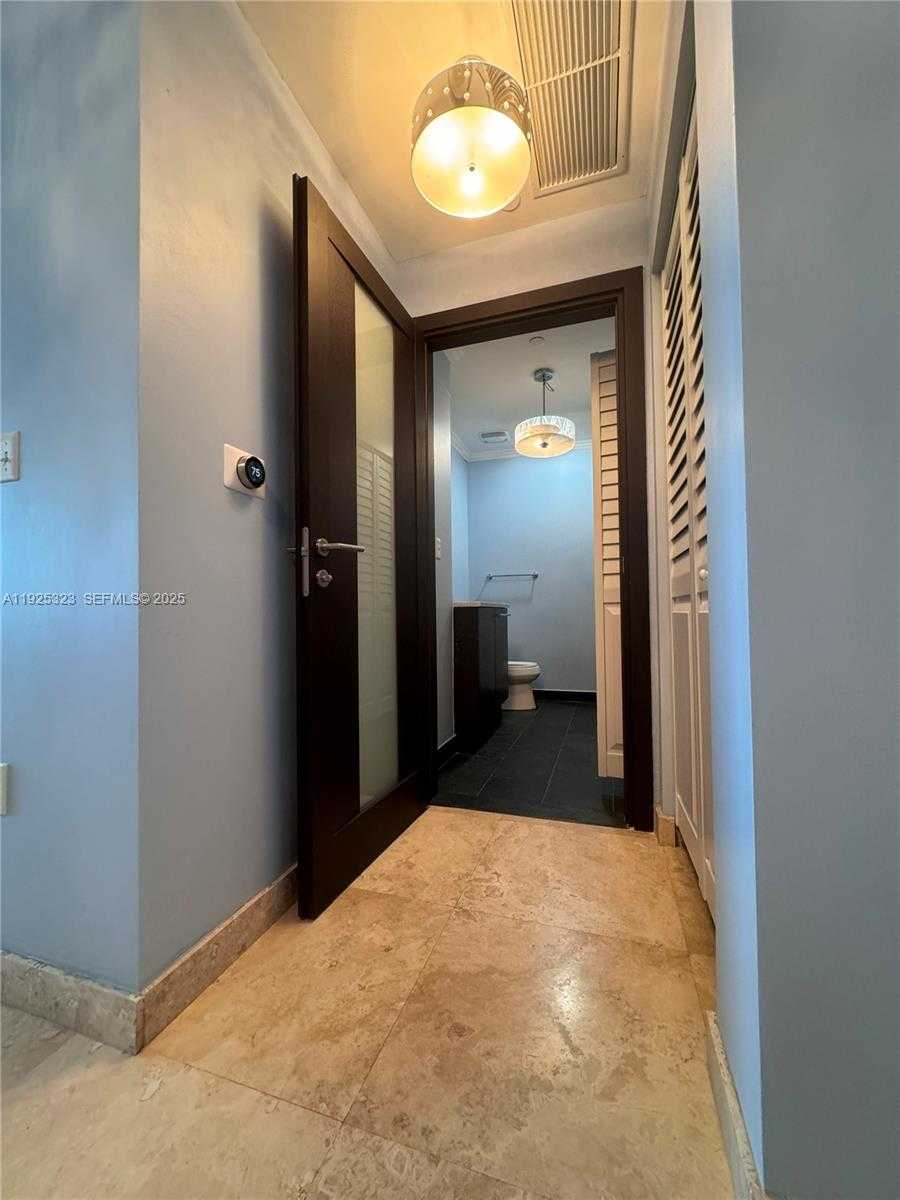 Small Image of 900 BISCAYNE BLVD #2604, Miami Number 47