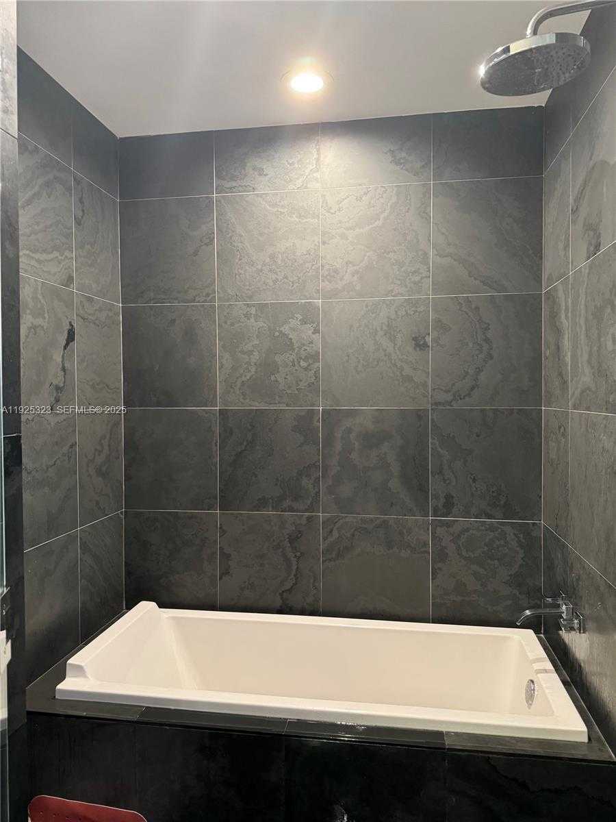 Small Image of 900 BISCAYNE BLVD #2604, Miami Number 52