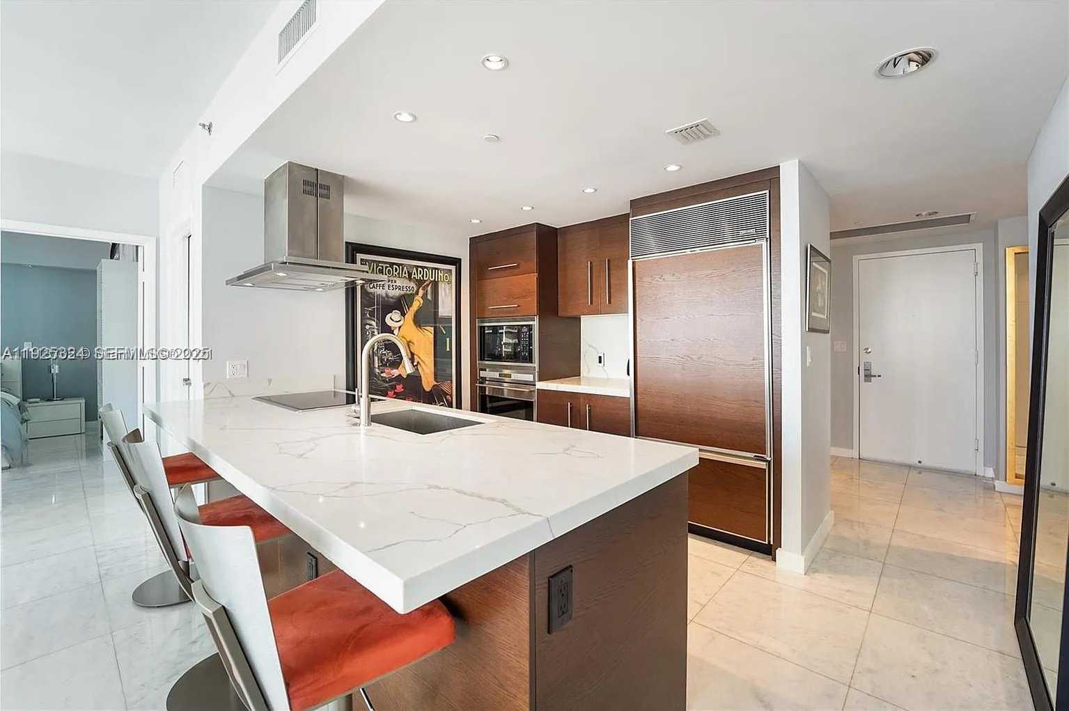 Small Image of 495 BRICKELL AVE #3304, Miami Number 4