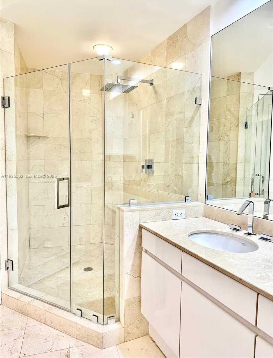 Small Image of 808 BRICKELL KEY DR #3304, Miami Number 15