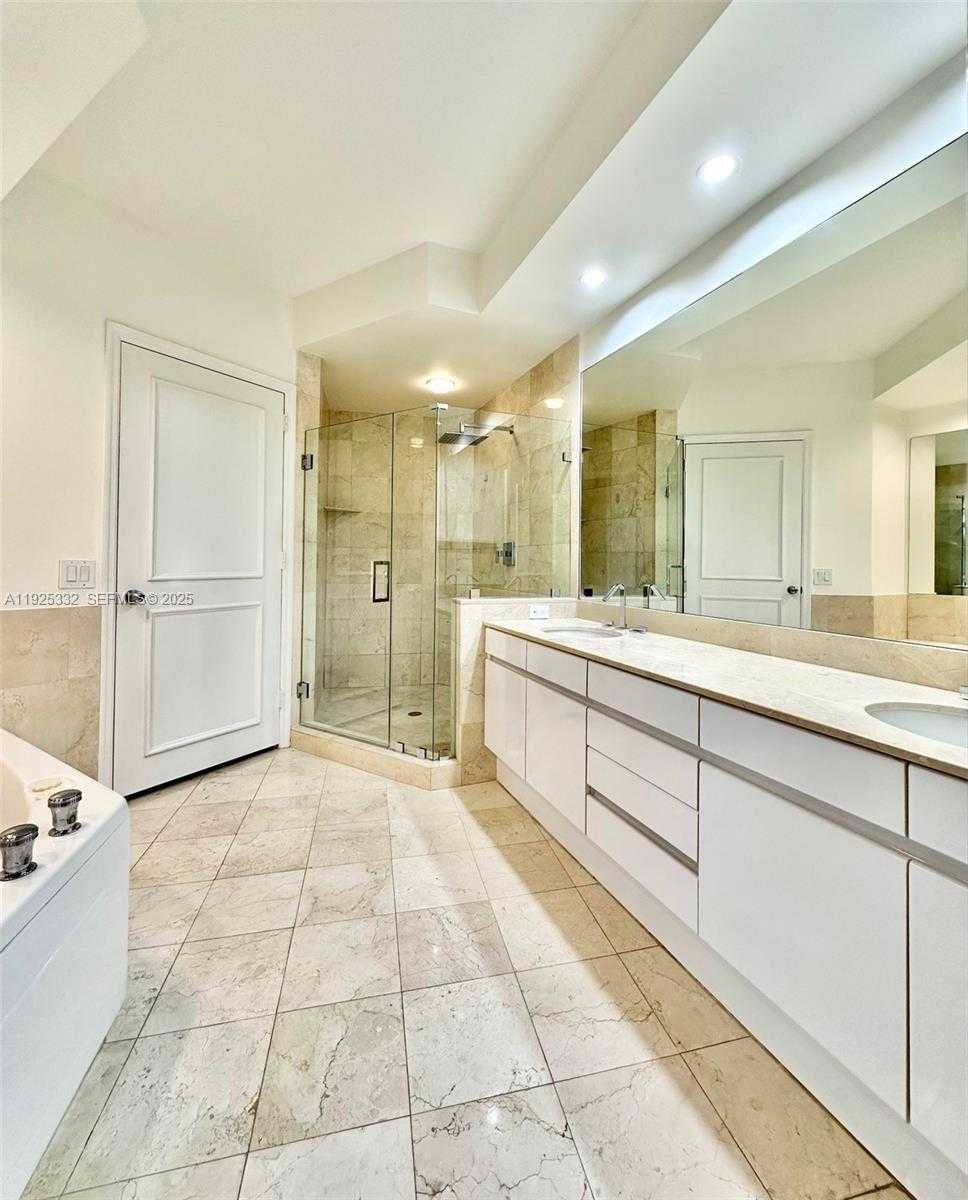 Small Image of 808 BRICKELL KEY DR #3304, Miami Number 16