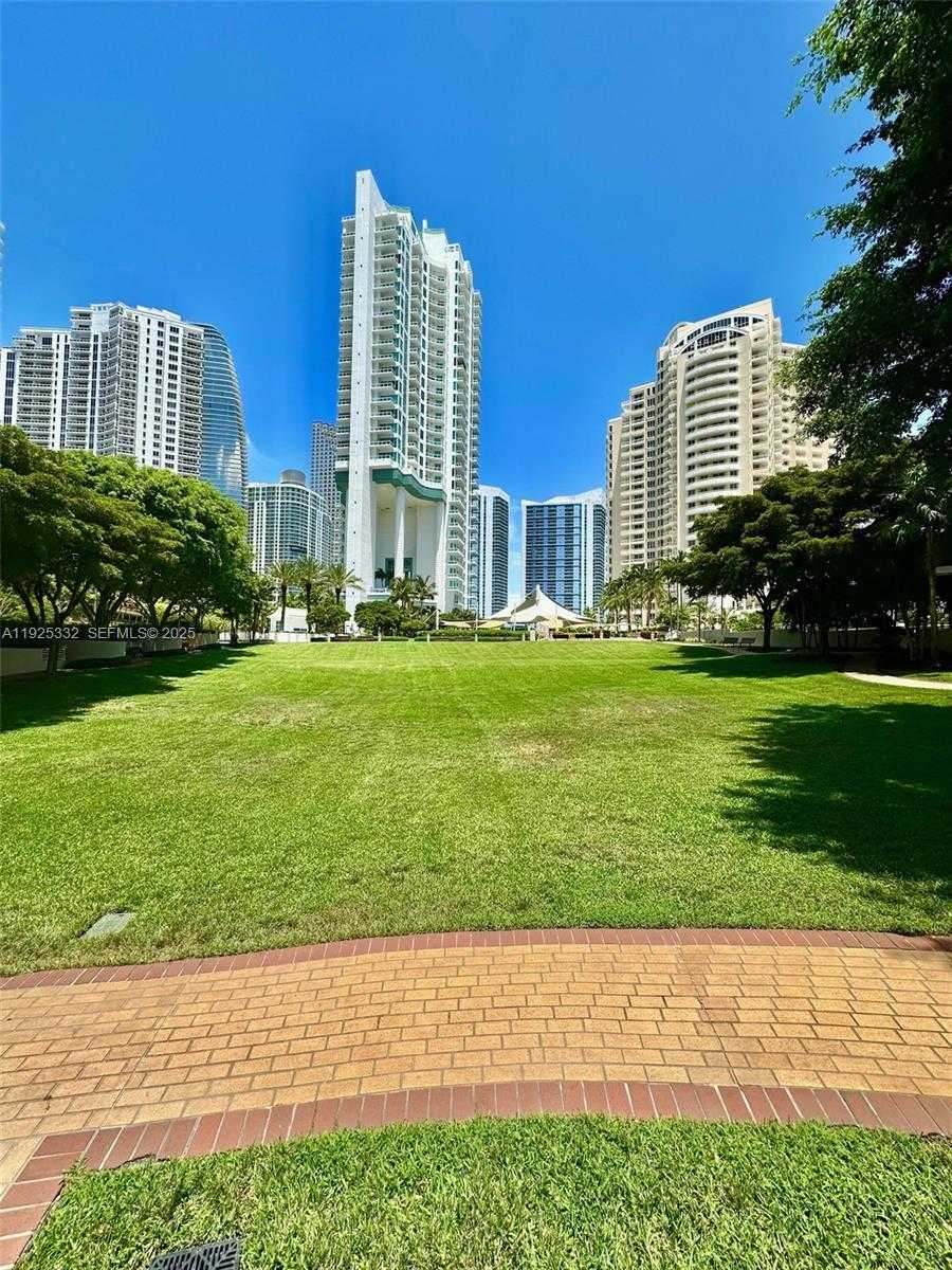 Small Image of 808 BRICKELL KEY DR #3304, Miami Number 60