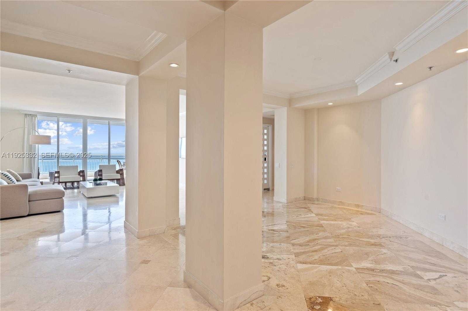 Small Image of 808 BRICKELL KEY DR #3304, Miami Number 7