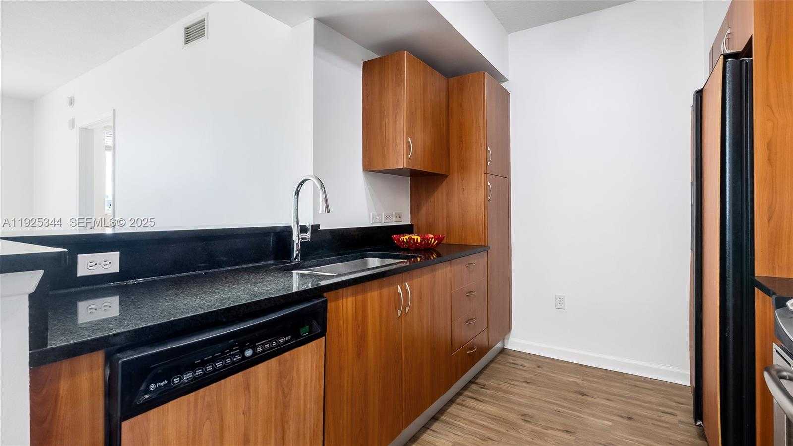 Small Image of 18800 NORTH EAST 29TH AVE #1012, Aventura Number 12