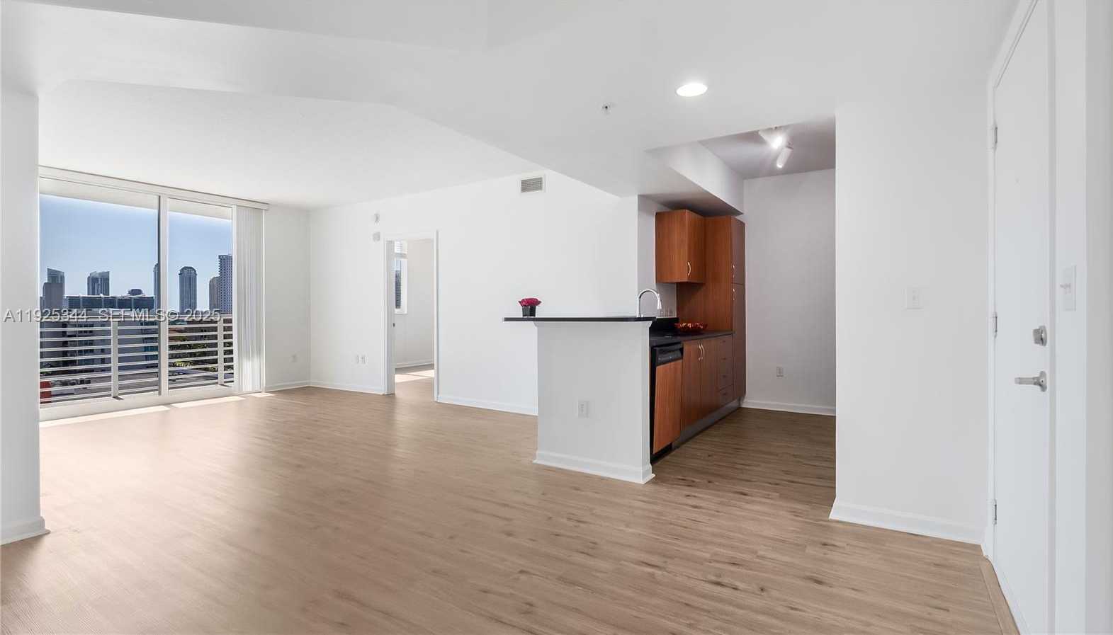 Small Image of 18800 NORTH EAST 29TH AVE #1012, Aventura Number 2