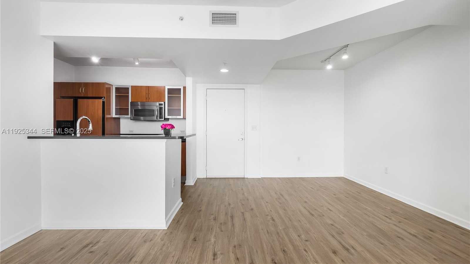 Small Image of 18800 NORTH EAST 29TH AVE #1012, Aventura Number 8