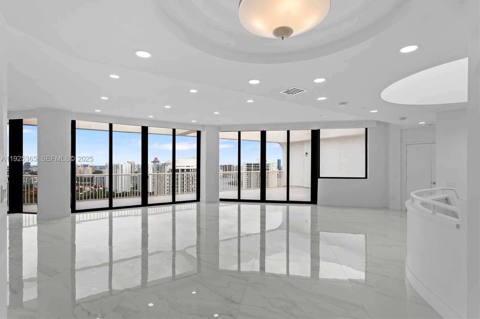 Small Image of 2000 ISLAND BLVD #PH-5, Aventura Number 1