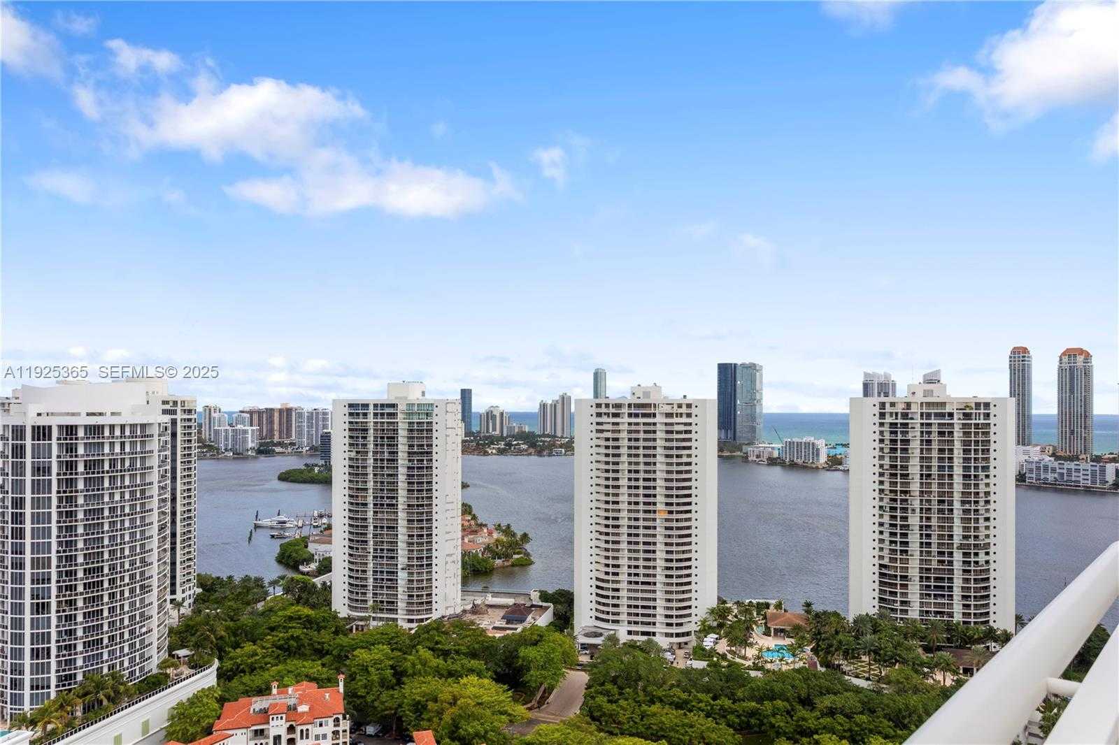 Small Image of 2000 ISLAND BLVD #PH-5, Aventura Number 17