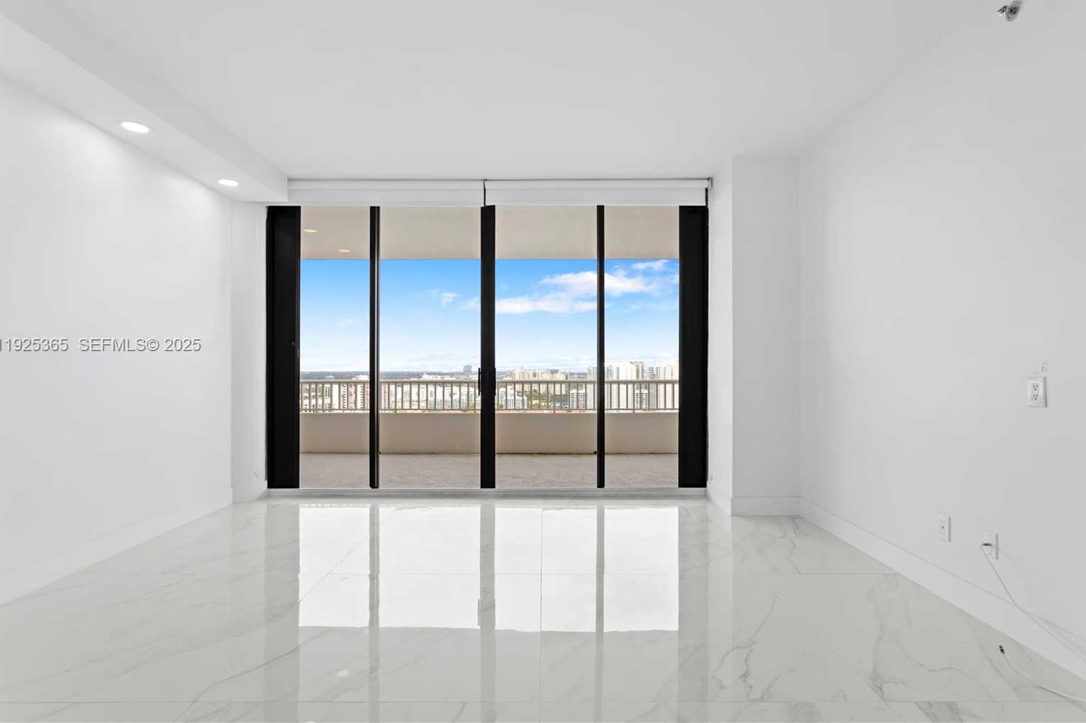 Small Image of 2000 ISLAND BLVD #PH-5, Aventura Number 30