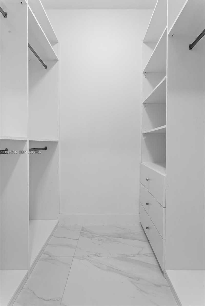 Small Image of 2000 ISLAND BLVD #PH-5, Aventura Number 33