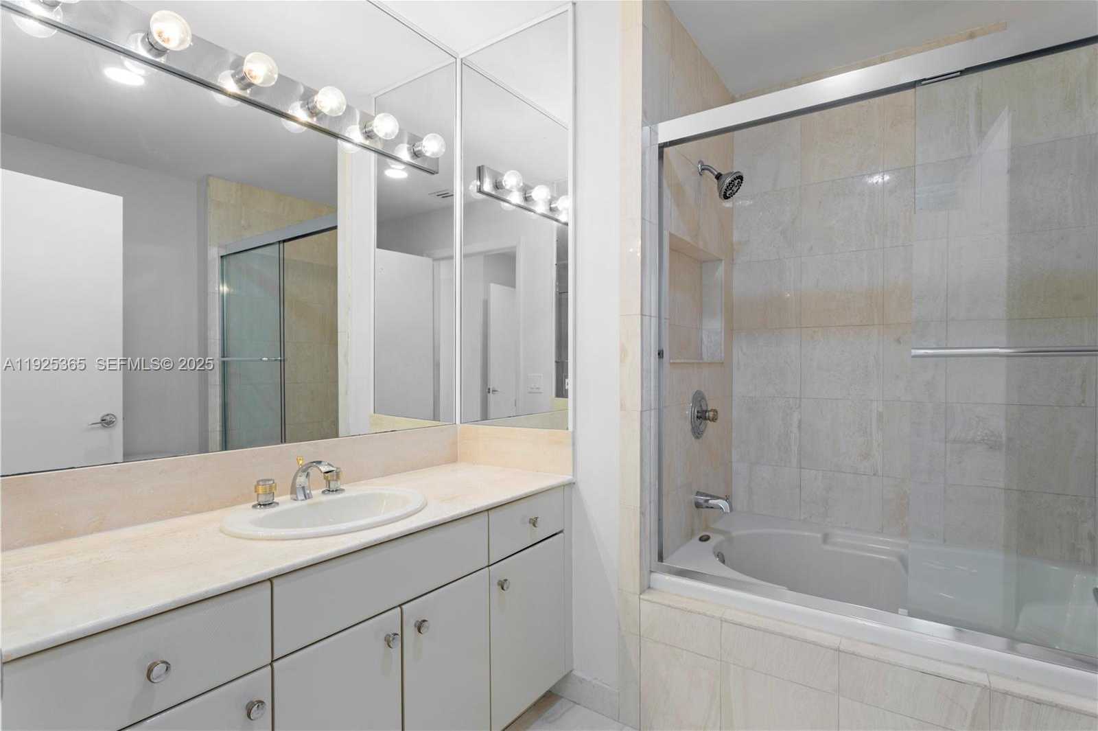 Small Image of 2000 ISLAND BLVD #PH-5, Aventura Number 34