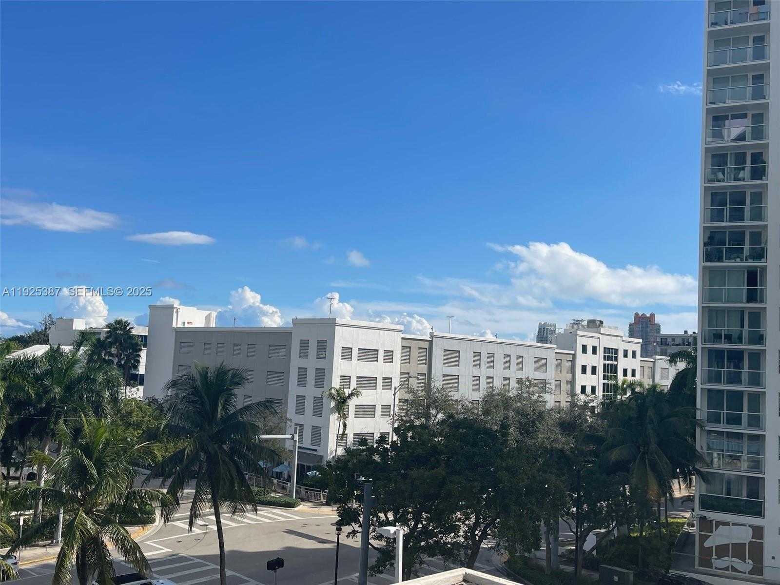 Small Image of 1000 WEST AVE #431, Miami Beach Number 25